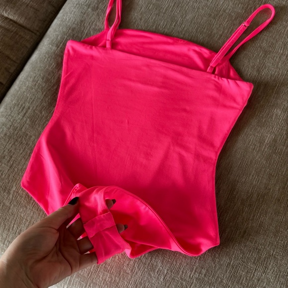 Princess Polly Aarush Bodysuit Neon Pink Adjustable Straps - Picture 4 of 6